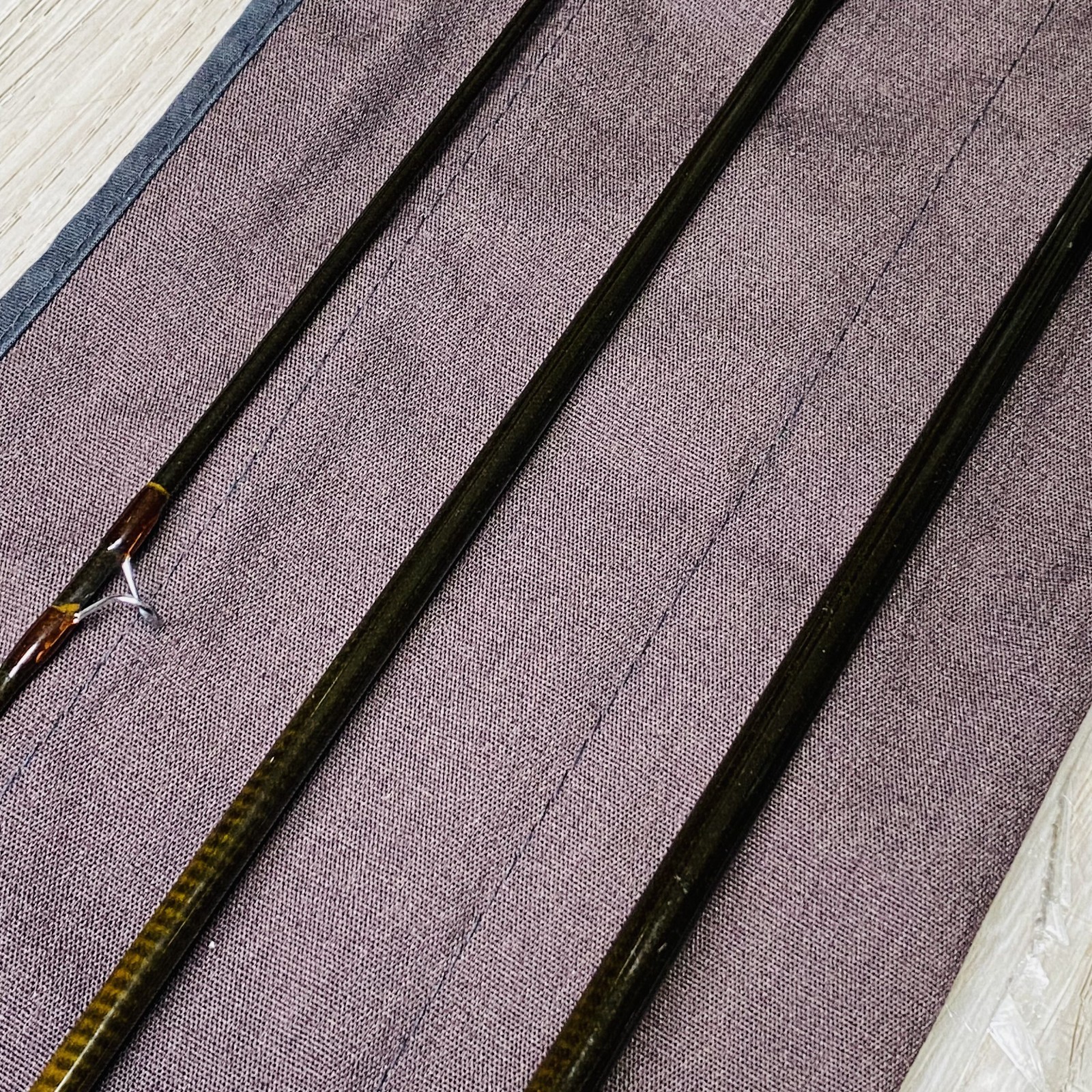 Sage Graphite III 890-3 RPLX 8wt 9’0″ Fly fishing rod w/Sock