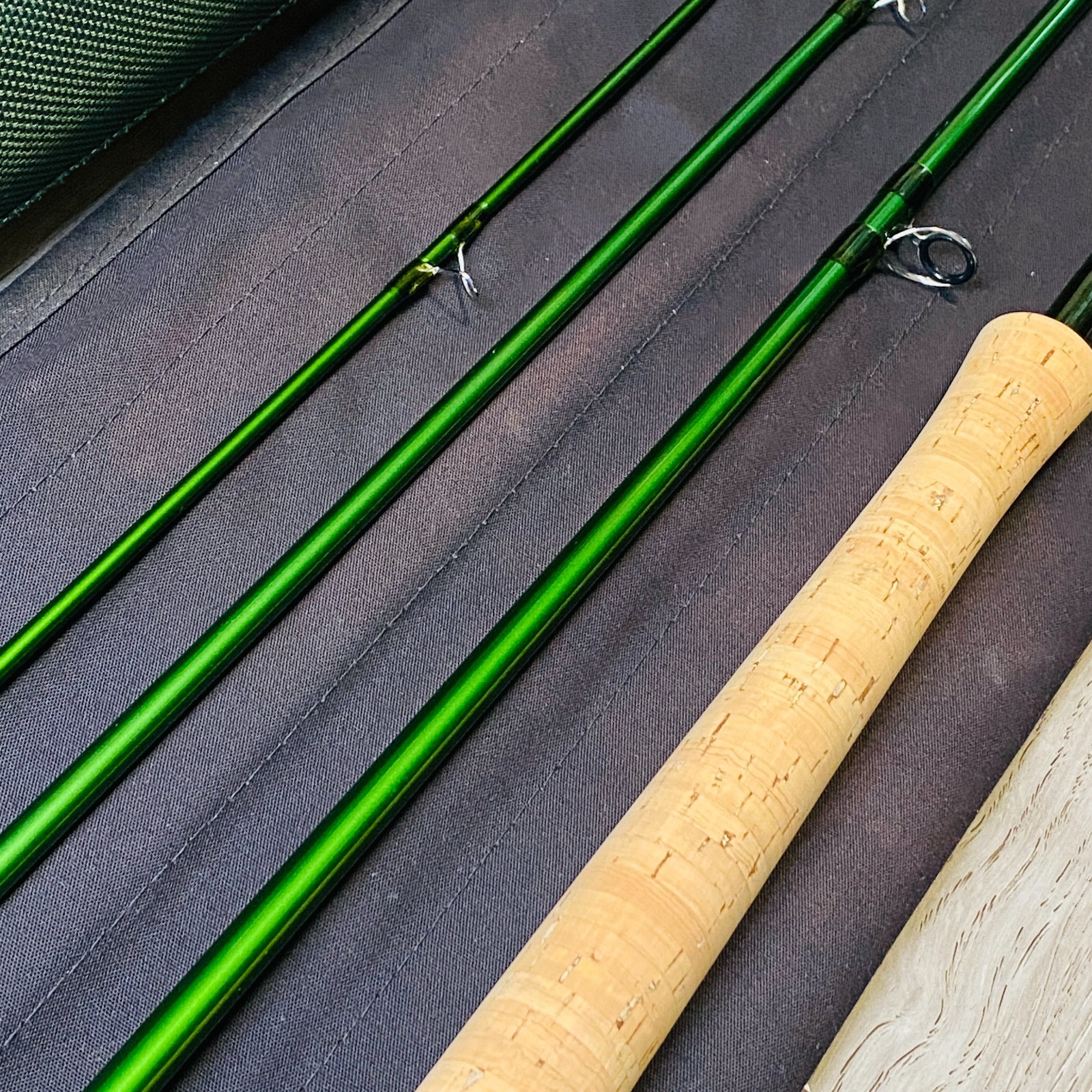 [Beautiful] Sage Accel 6126-4 6WT 12’6″ Fly fishing rod w/Tube Socks