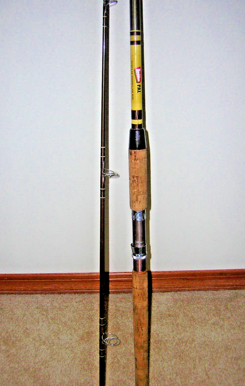 Vintage Heddon Pal Tubular Fiberglass MODEL 8510 Spinning Rod 2-piece & 8 1/2 ft