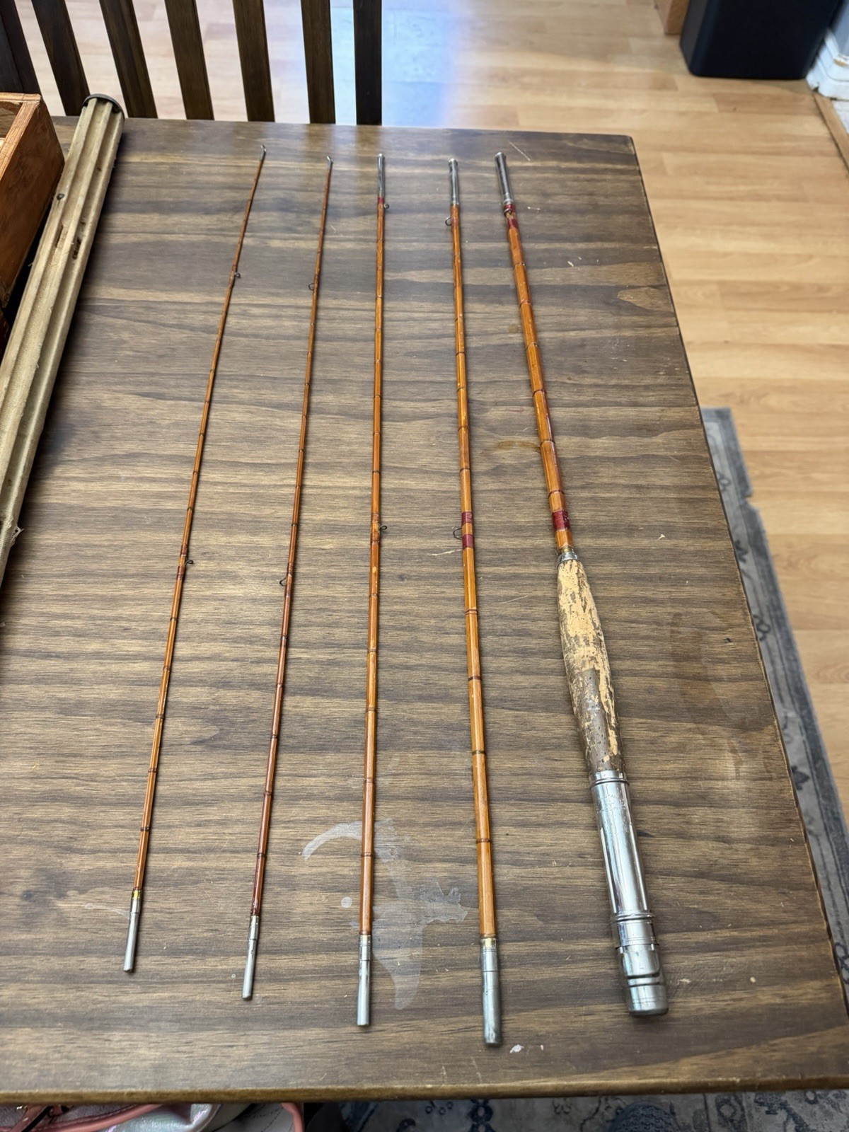 10’0″ Three piece with two tips. A rare example made by Montague