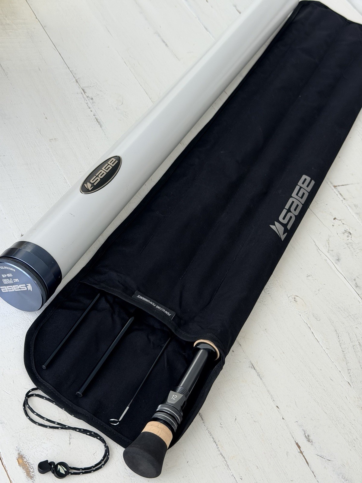 **BEAUTIFUL** 🔥 SAGE R8 SALT 12wt. 9’ft~4Pc FlyRod!! 🔥~LEGENDARY~🔥