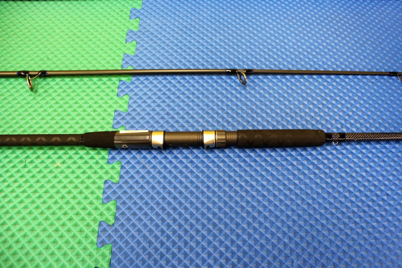 Okuma Rockaway Surf Spinning Rod 2-Piece 10′ 0″ Medium Heavy RA-S-1002MH