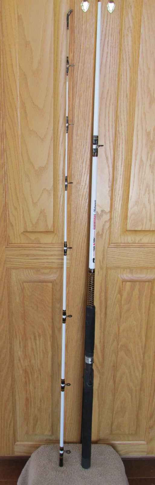 STRAIGHT BUTT! SHAKESPEARE UGLYSTIK CATFISH~8′ 2 pc~Casting Rod~Med Heavy USED