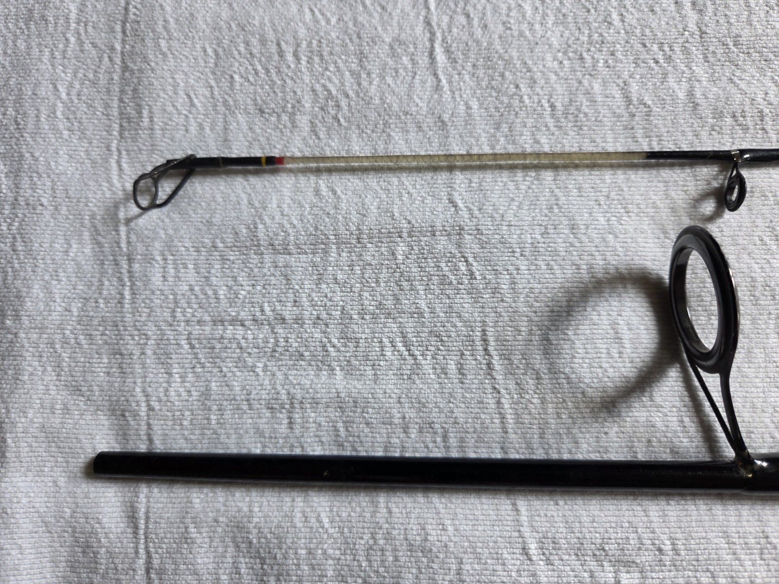 SHAKESPEARE 6′ UGLY STIK 2 PC SPINNING ROD – USED/DECENT