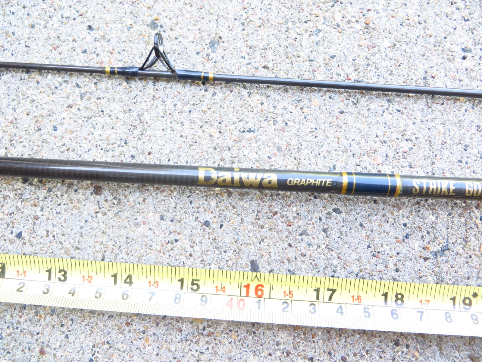 Daiwa STRIKE GOLD Graphite SKG-12 6’6 2PC Medium Light Action Spinning Rod