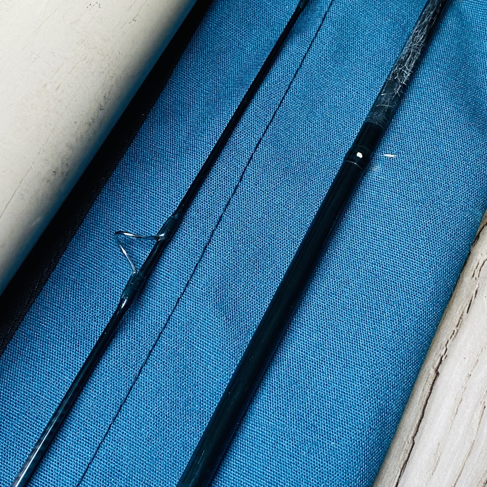 Sage Graphite IV 890 SP+ Fly Rod. 9 8wt. W/ Tube Sock.