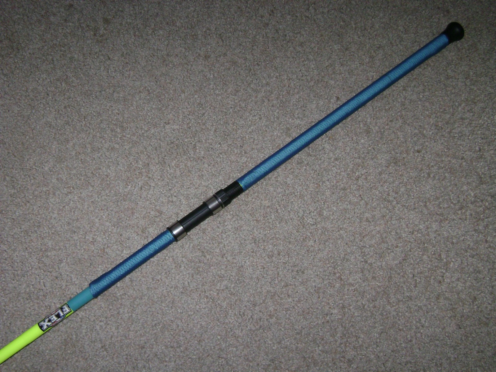 GLOW ROD MEAT HUNTER FLEX 10′ HVY SPINNING -GLOWS LEMON UNDER BLACKLIGHT !