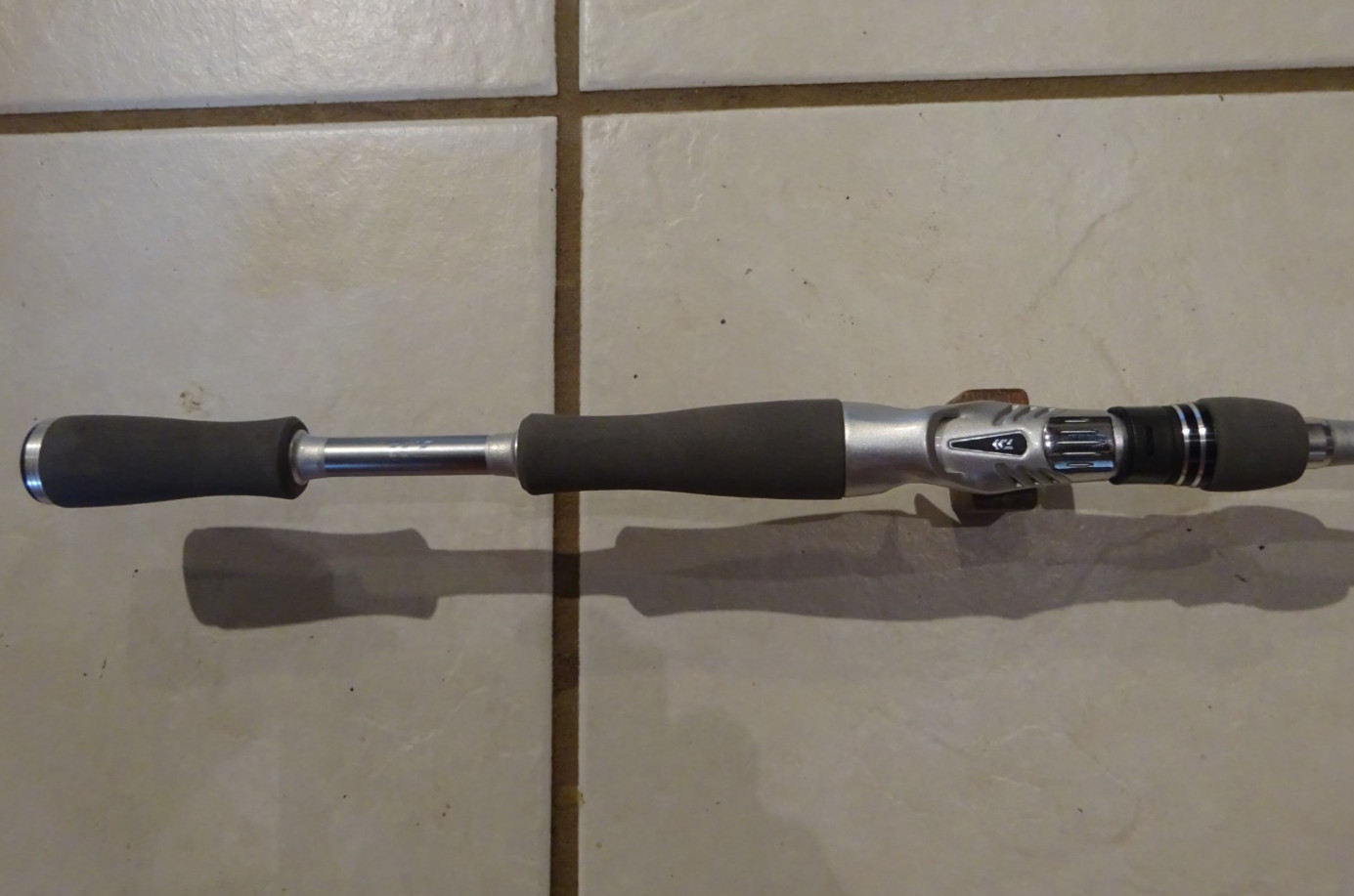 Daiwa Tatula Elite 6’9″ Skippin’ Jig Baitcasting Rod, Heavy, TAEL691HFB, NEW