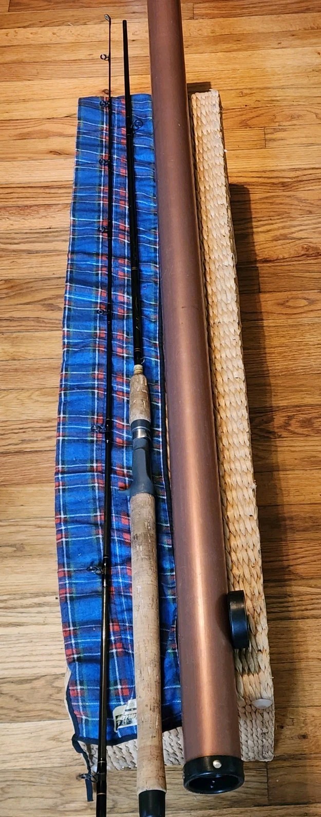 Lamiglas 1310T Medium Heavy 10-20lb 8’6″ 2pc Csting Rod USA W/sock & Tube EUC.