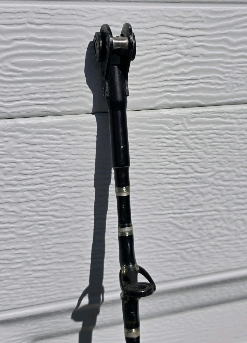 Shakespeare Tidewater 50-130lb Stand Up Rod Roller Guides One Piece Fishing Rod