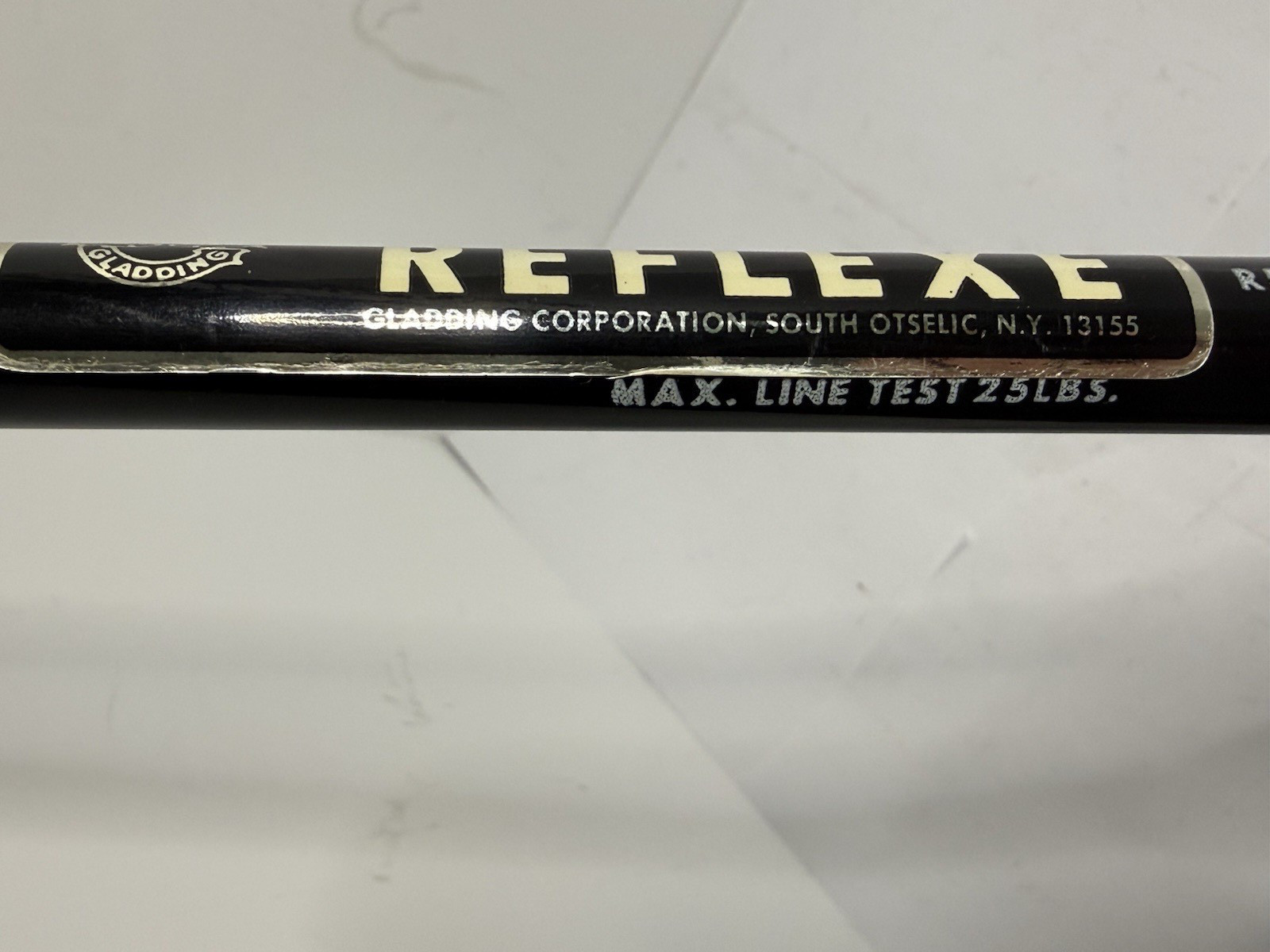 Gladding Quick Reflexe R585-M Nypoxy 8′ 6″ Two 2 Piece Heavy Surf Rod 25 lb.