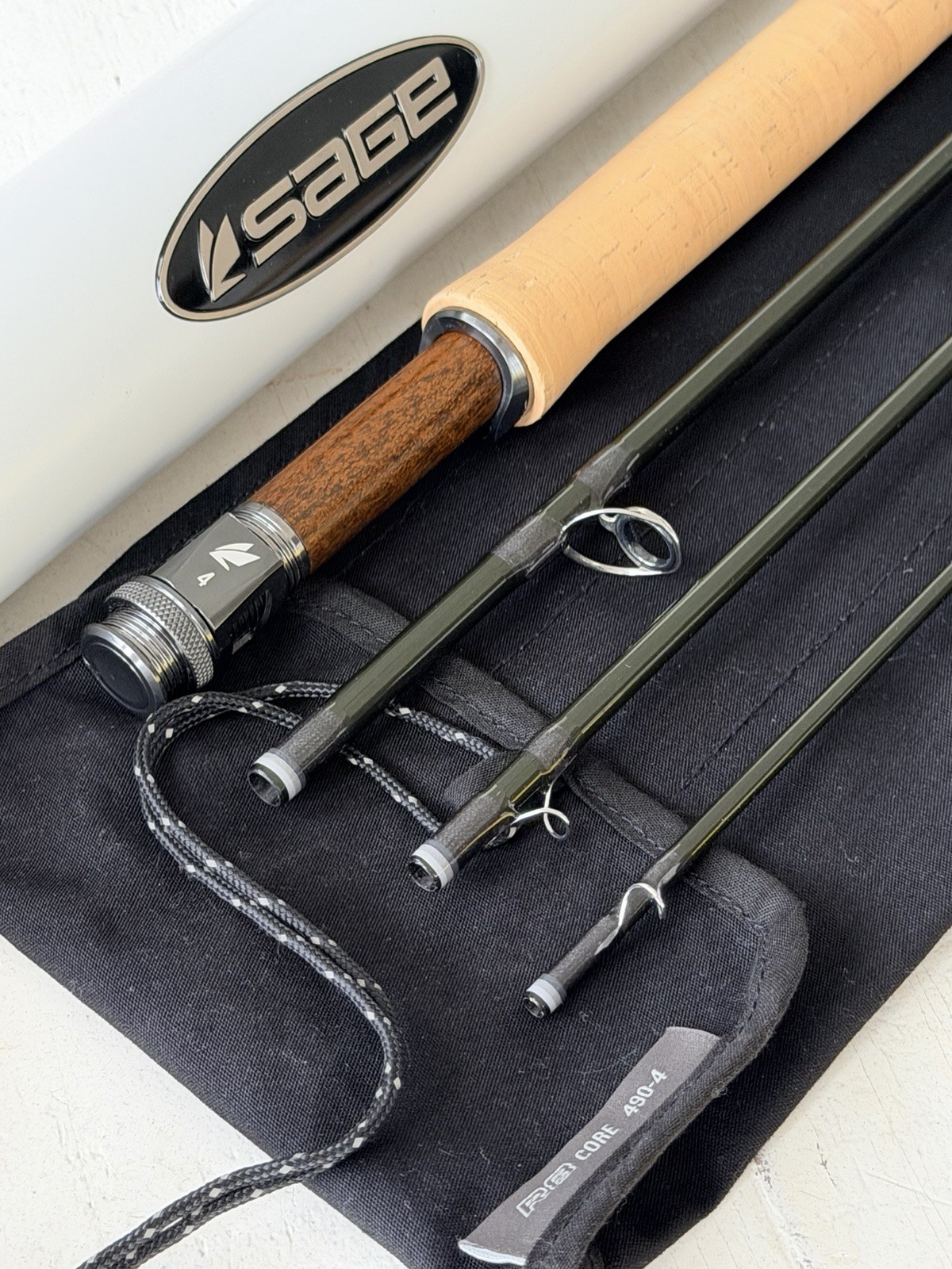 **BEAUTIFUL** 🔥 SAGE R8 Core 4wt. 9’ft FlyRod!!🔥~LEGENDARY~🔥