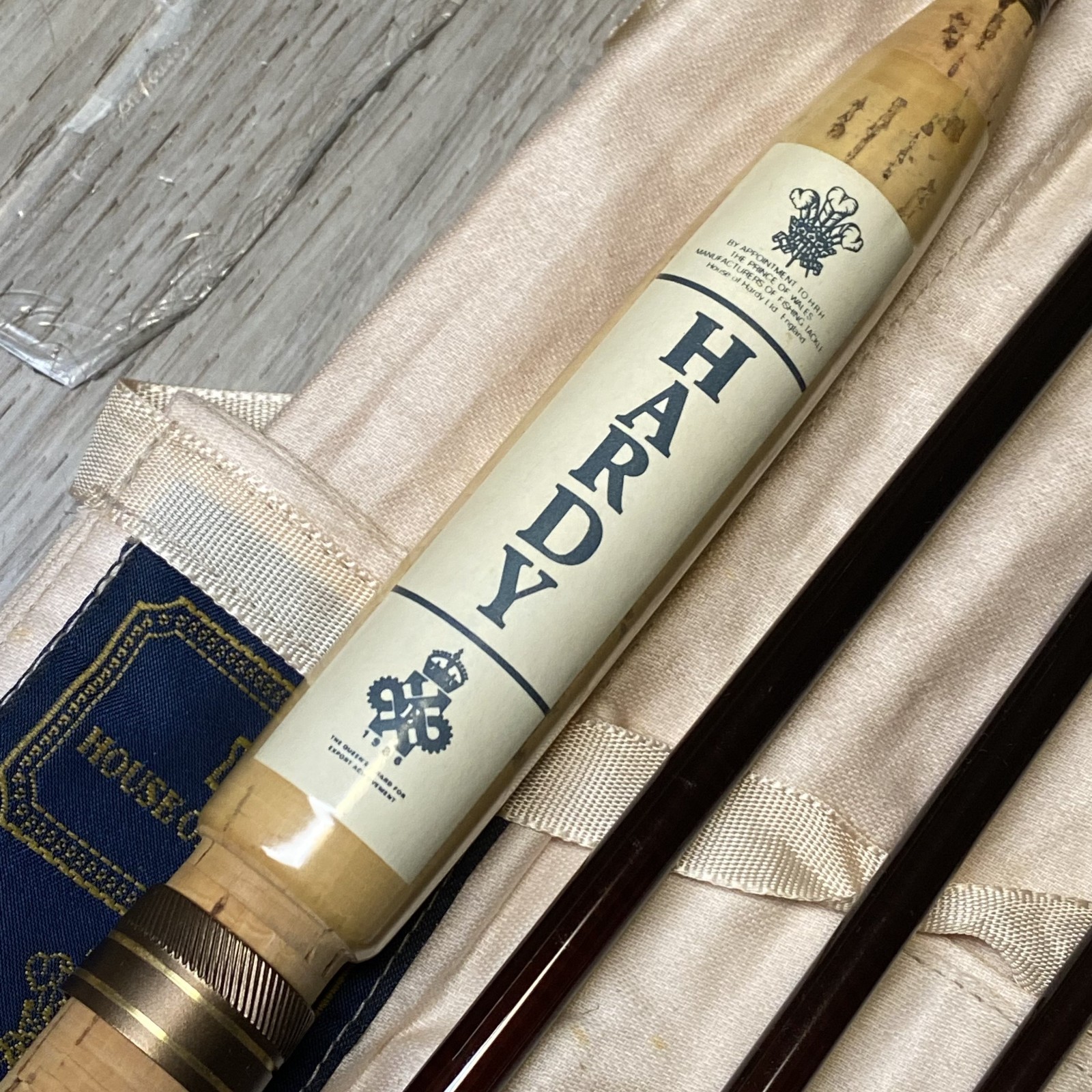 [Near Mint]Hardy Graphite Smuggler Deluxe #6 8’2″ Fly rod w/Sock Tube 7piece