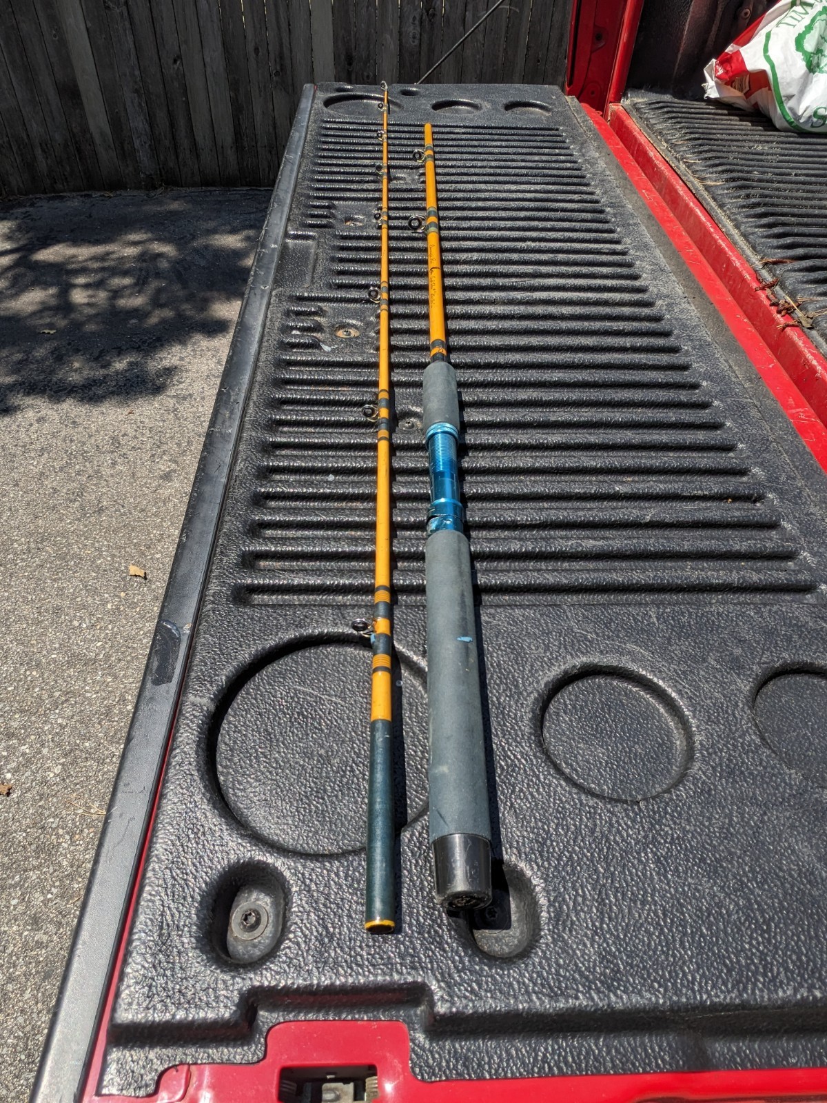 Eagle Claw Starfire SF400 Trolling Rod Yellow Black 8.5 ft 2-Piece