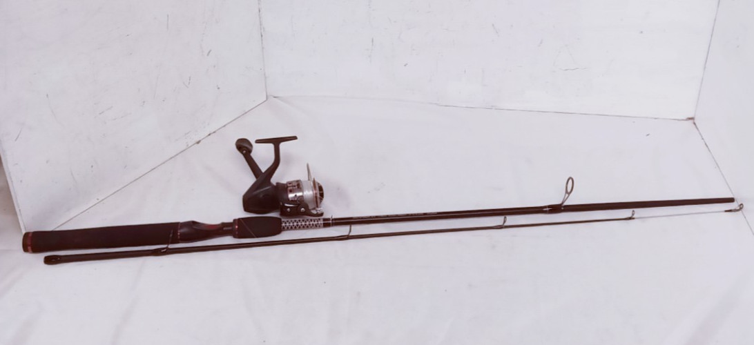 Shakespeare GX2 Ugly Stik 6’6″ Medium Spinning Rods USSP662M w/ UGLY35 Reel