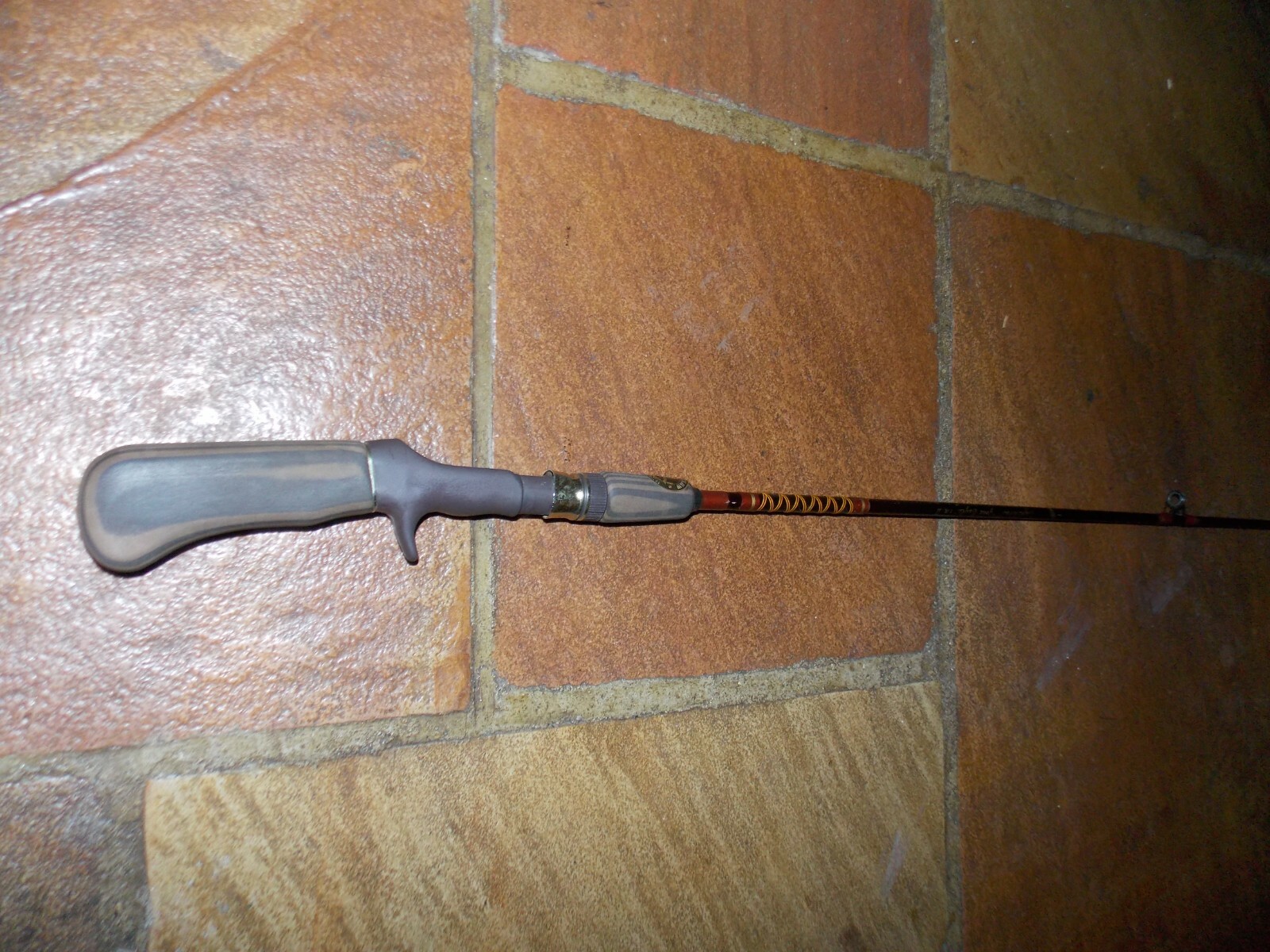 (HTF) Eagle Claw GOLD EAGLE II 6′ Casting Rod 2Pc DGT101 4-10lb 1/8-1/2oz 7/25