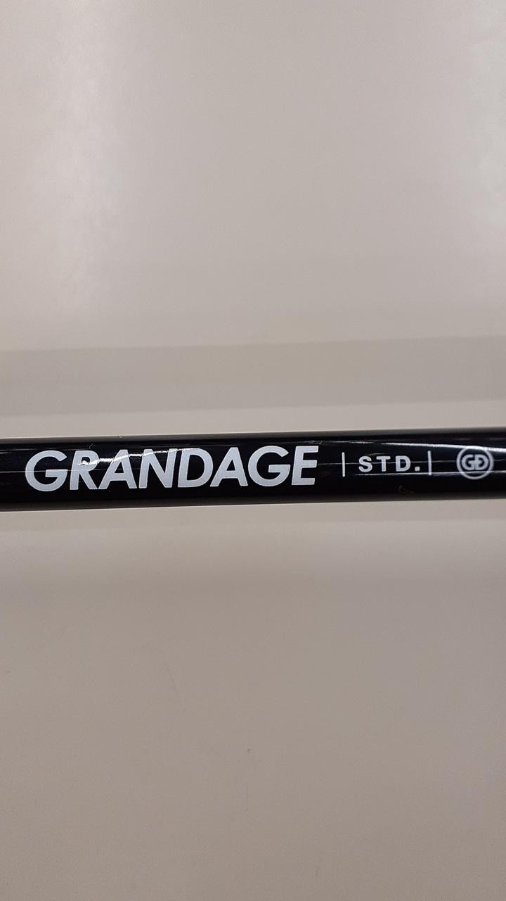 APIA GRANDAGE Seabass Fishing Rod 7’6″ 2-piece, Used Grip, 170g