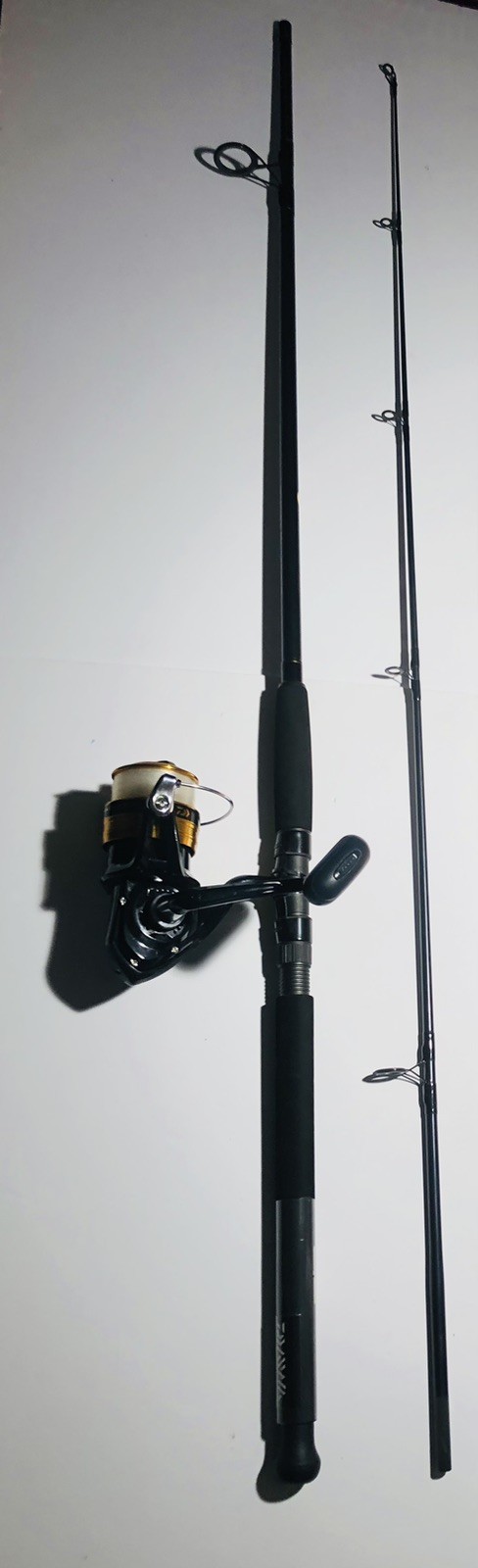 DAIWA D WAVE (DWA F802 MFS) 8’0″ 2 PC Med 12-25LB Spinning Rod & 4500 Reel New
