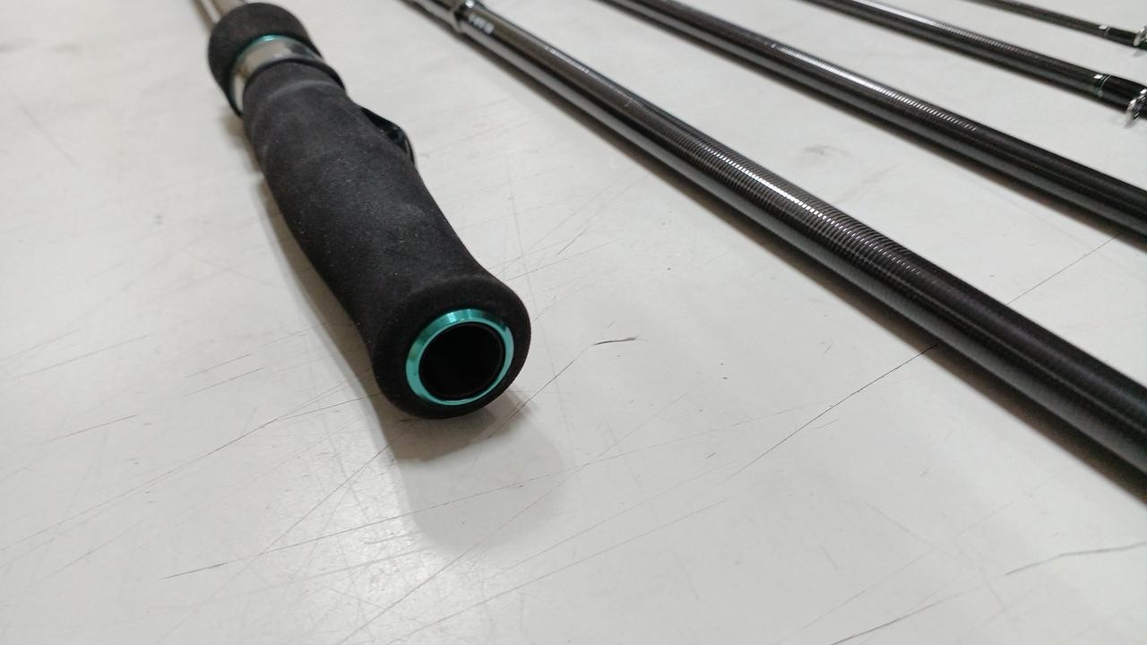 Daiwa Emeraldas MX84M-5 Eging Rod 8’4″ (254cm) Light Spinning, 2.5-4.0 Egi