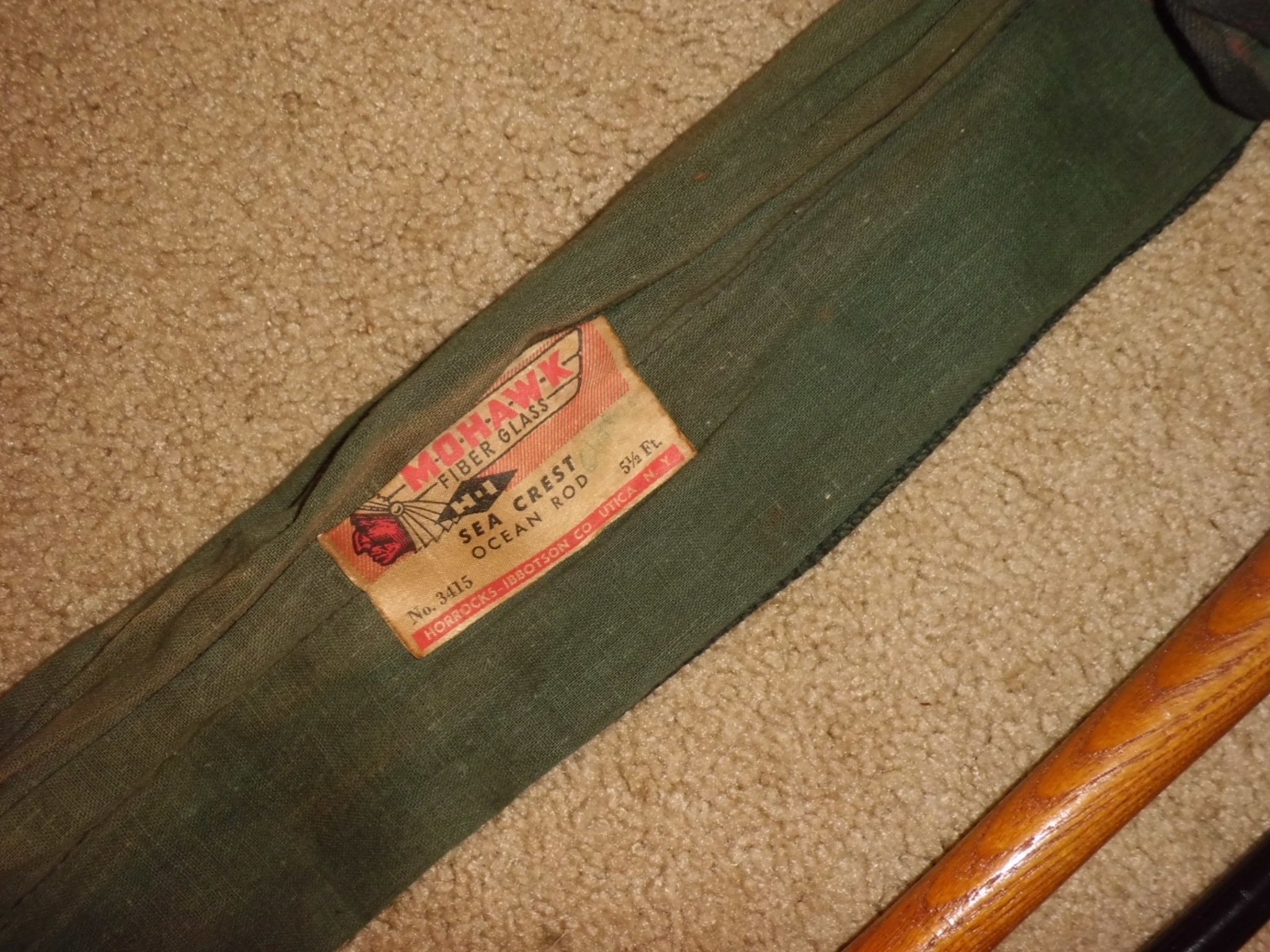Vintage H-I Mohawk Sea Crest 3415 Fiberglass Boat 5-3/4′ Rod- USA