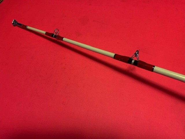 SHAKESPEARE TIDEWATER 6 FOOT 6 INCH 40 TO 80 POUND RATED TROLLING FISHING ROD
