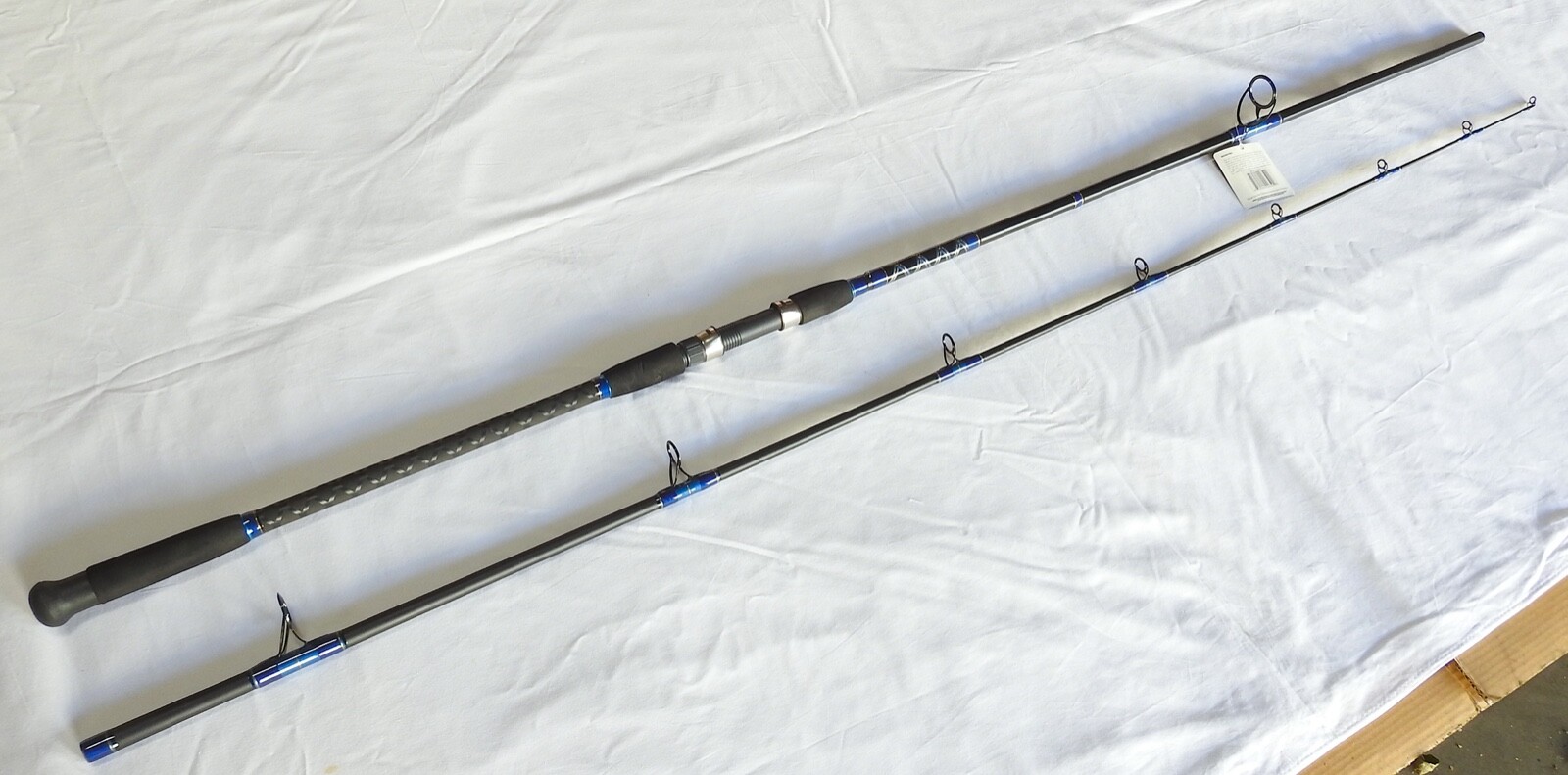 Graphite Spinning Surf Rod 9′ 2PC Split Handle