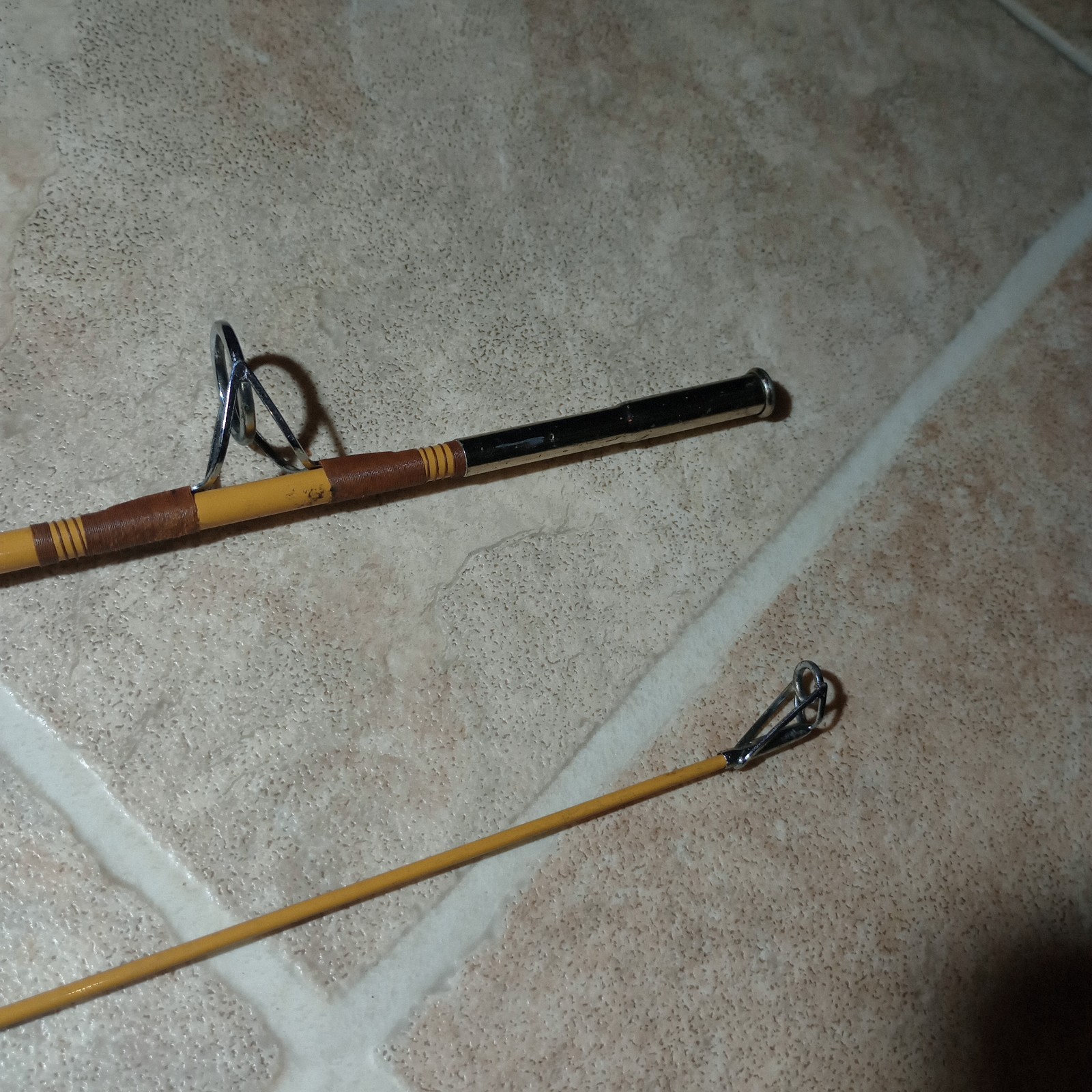 Vintage South Bend fishing rod Spinning Fiberglass 6ft Crappie trout 2-204-005