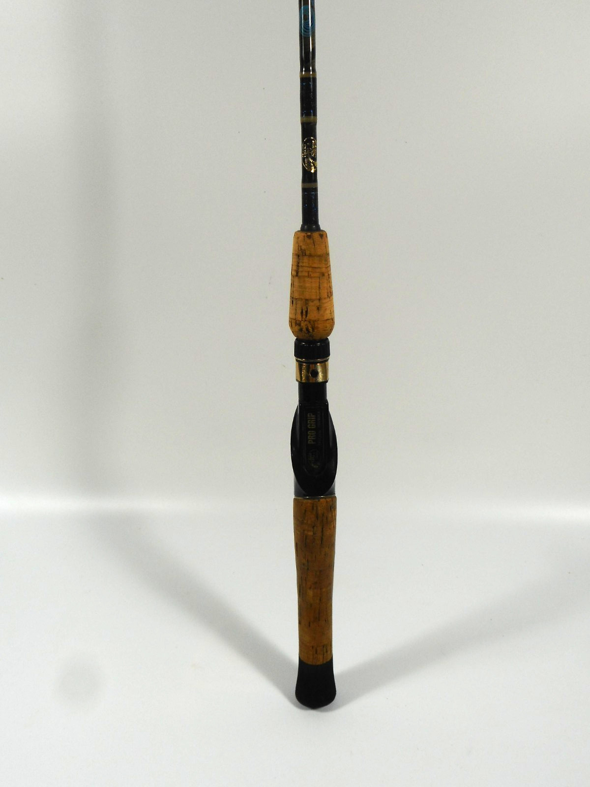 Bass Pro Shops Spiral Pro Graphite S60MT Casting Rod Med IM7 6’0″ 1/4–5/8 oz