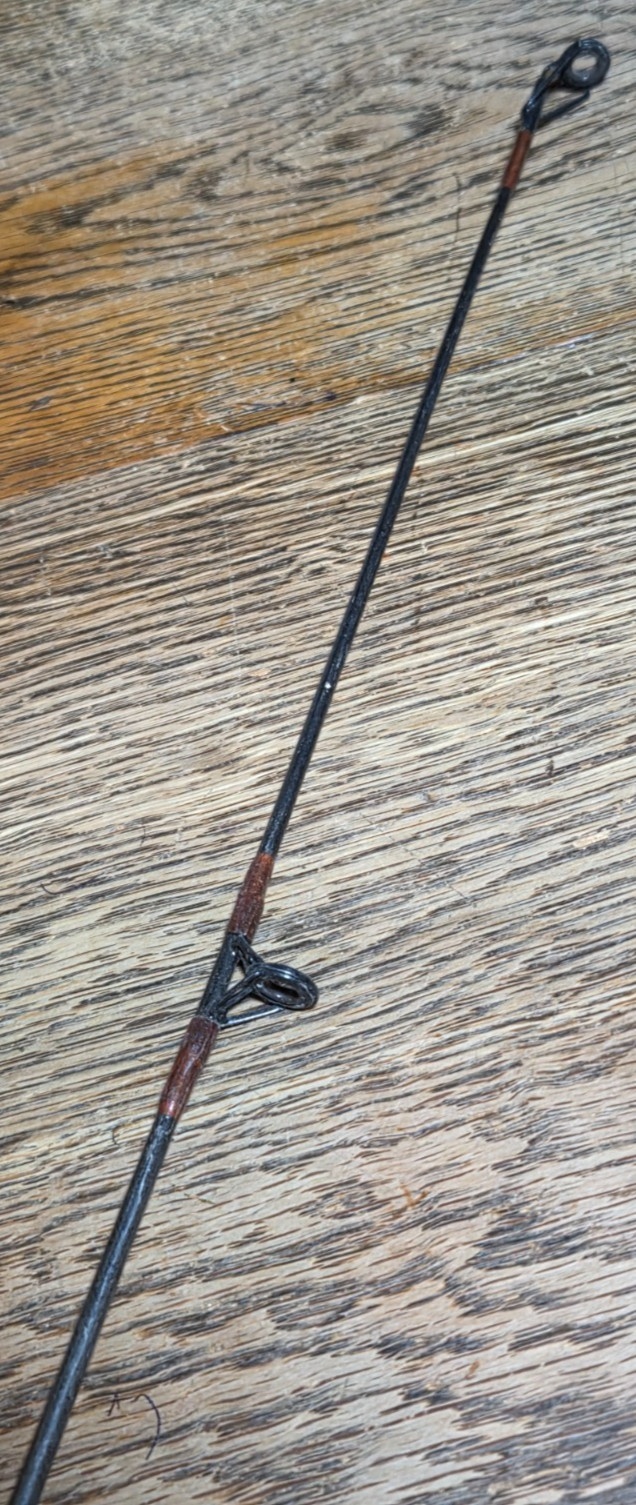 Lake King 921-3 Custom Graphite 92+ 1-Pc 5′ 6″ Medium Action Spin Cast Fish Rod
