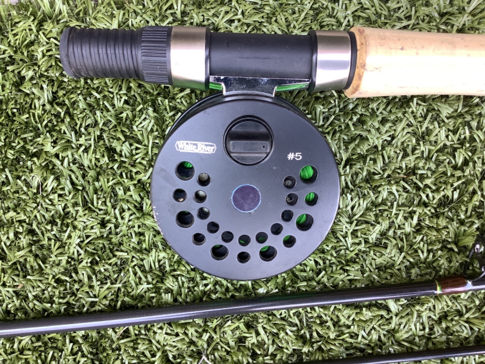 White River Fly Rod Graphite “Indian Point” 8’6″ #5 Reel, Travel Case & Flies