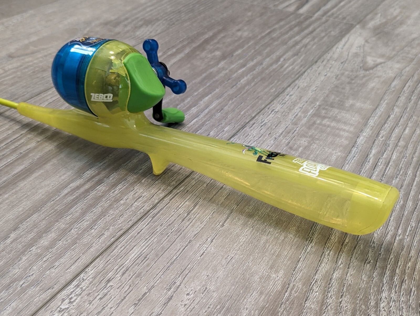 Zebco Floating Combo Pond Patrol Kids Spincast Reel Fishing Rod