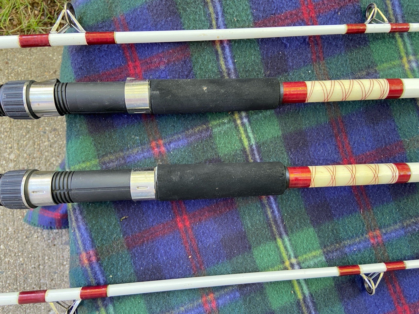 PAIR OF EXCELLENT CONDITION TIDE RITE 8′ MEDIUM ACTION SPINNING RODS