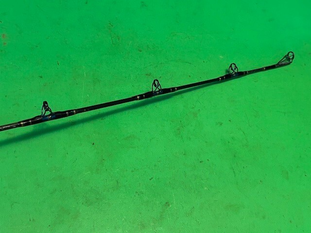CUSTOM G LOOMIS 905 7 FOOT 2 INCH 15 TO 30 POUND CLASS CONVENTIONAL FISHING ROD
