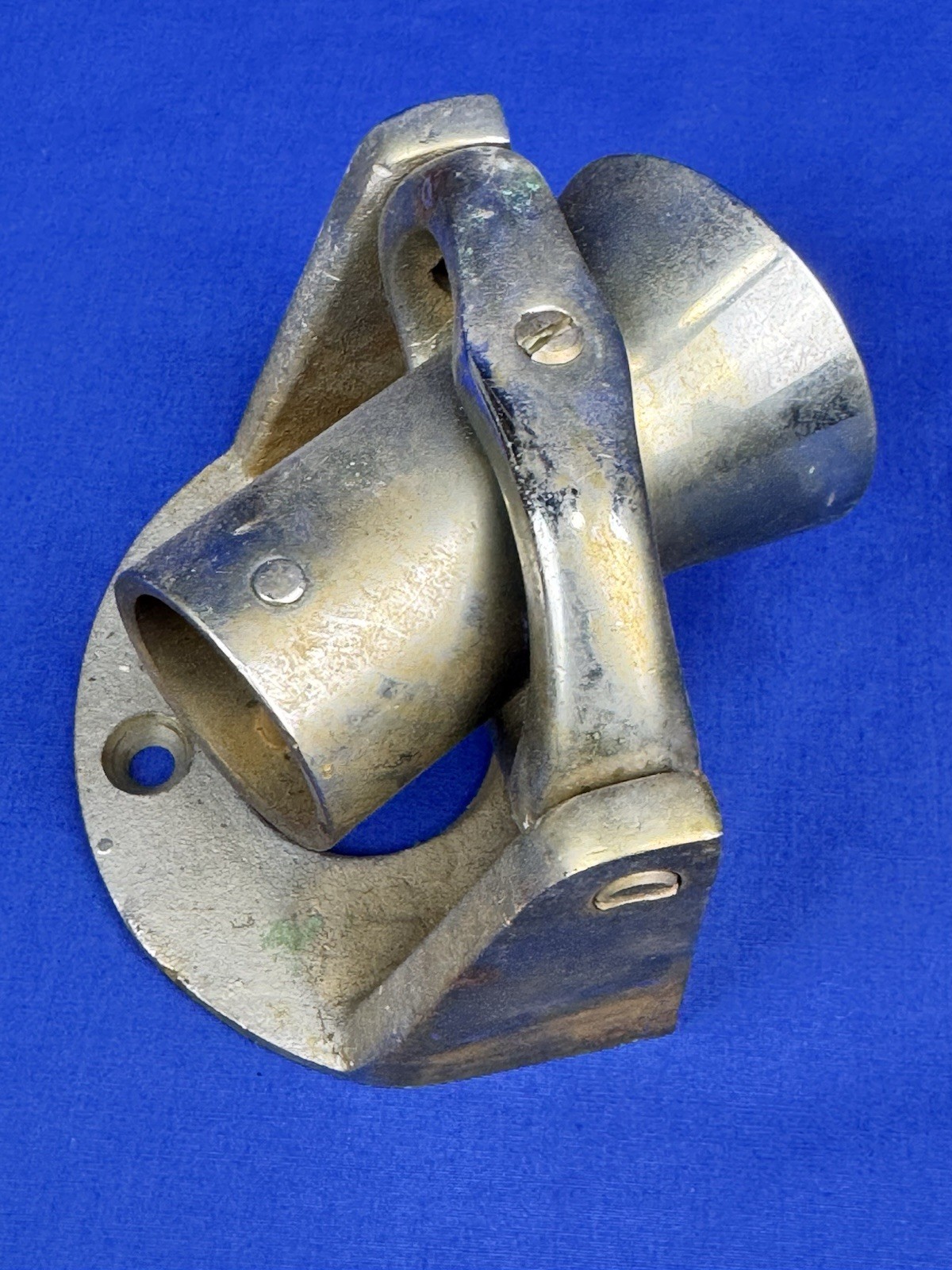 Vintage Lee’s Fishing Gimbal, Rod Holder, 4 1/4 x 3″ Mount Footprint 1 3/16″ Dia