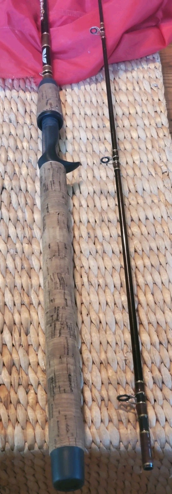 Near Mint Fenwick Legacy LG 86c L-2 8’6″ 2pc Light 4-15lb Casting rod W/sock