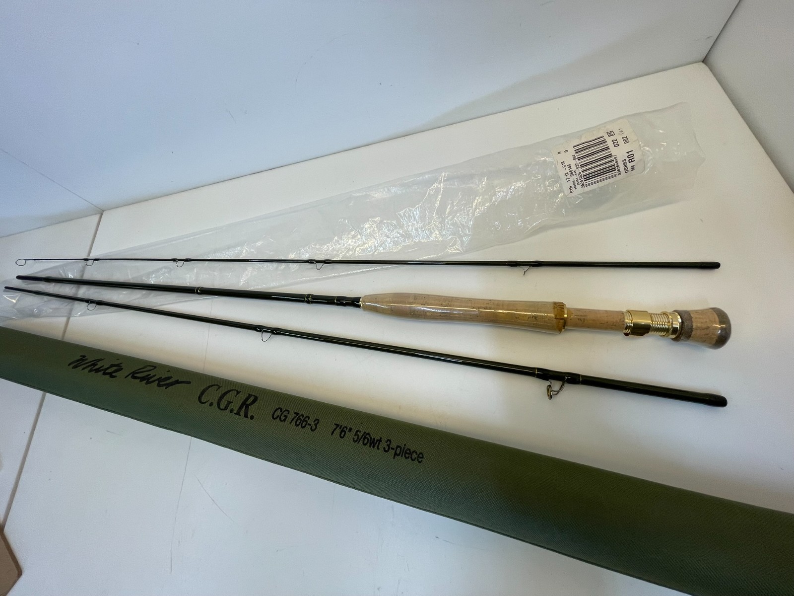 r47- NEW White River CGR Fly Fishing Rod — 7’6″- 3 pc. W/ travel case & bag