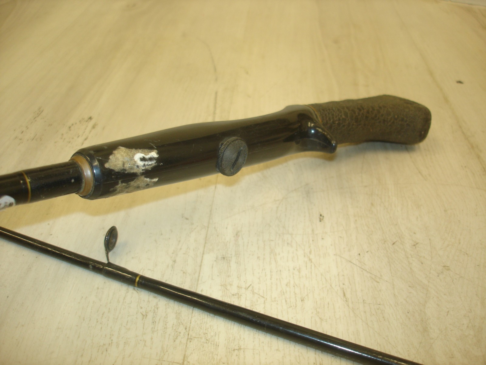 Shimano FX-1552-2 Casting Fishing Rod, 5’6″ 2 Piece 8-20 lb