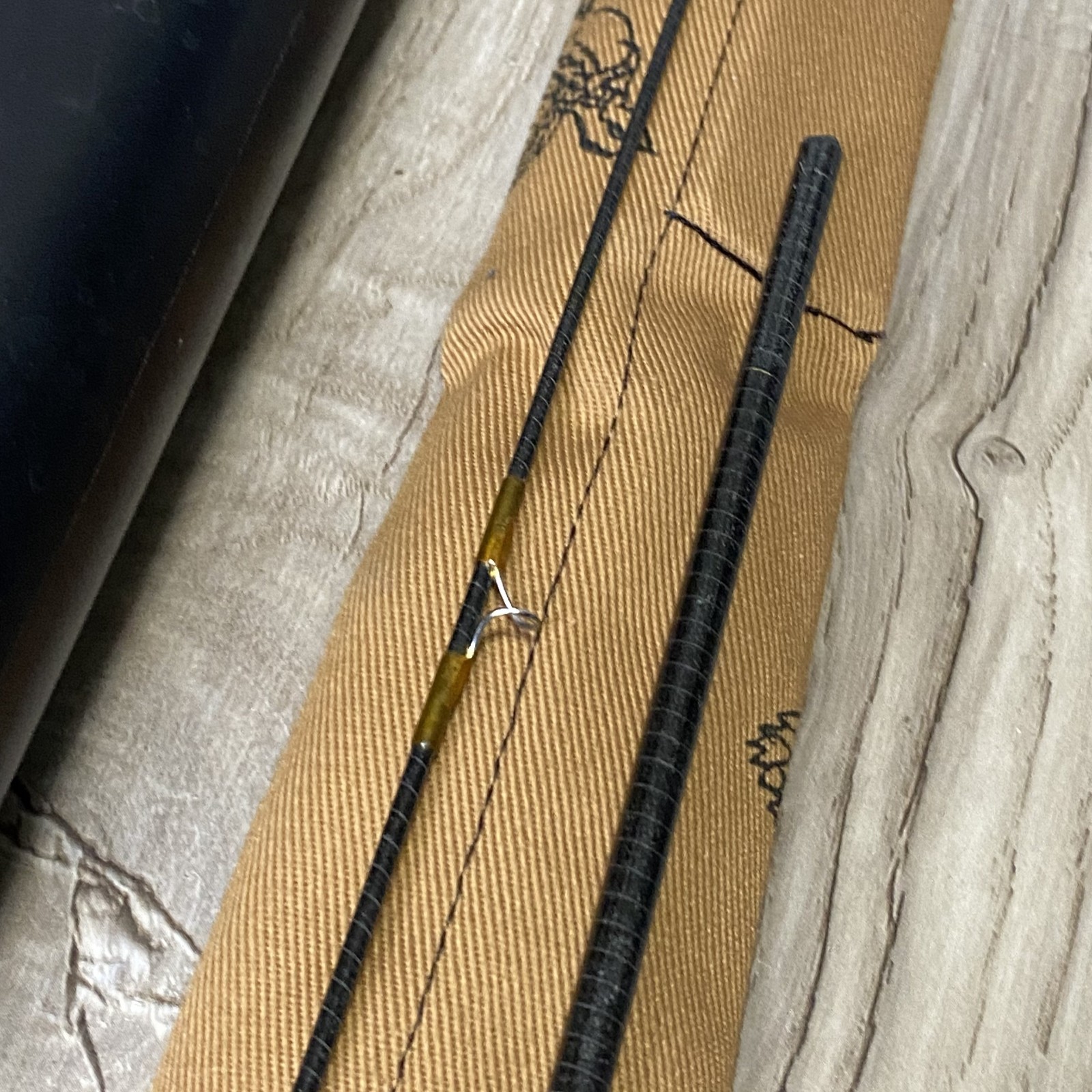 ORVIS Graphite “FAR AND FINE” 5wt 7’9″ Fly rod w/Sock Tube