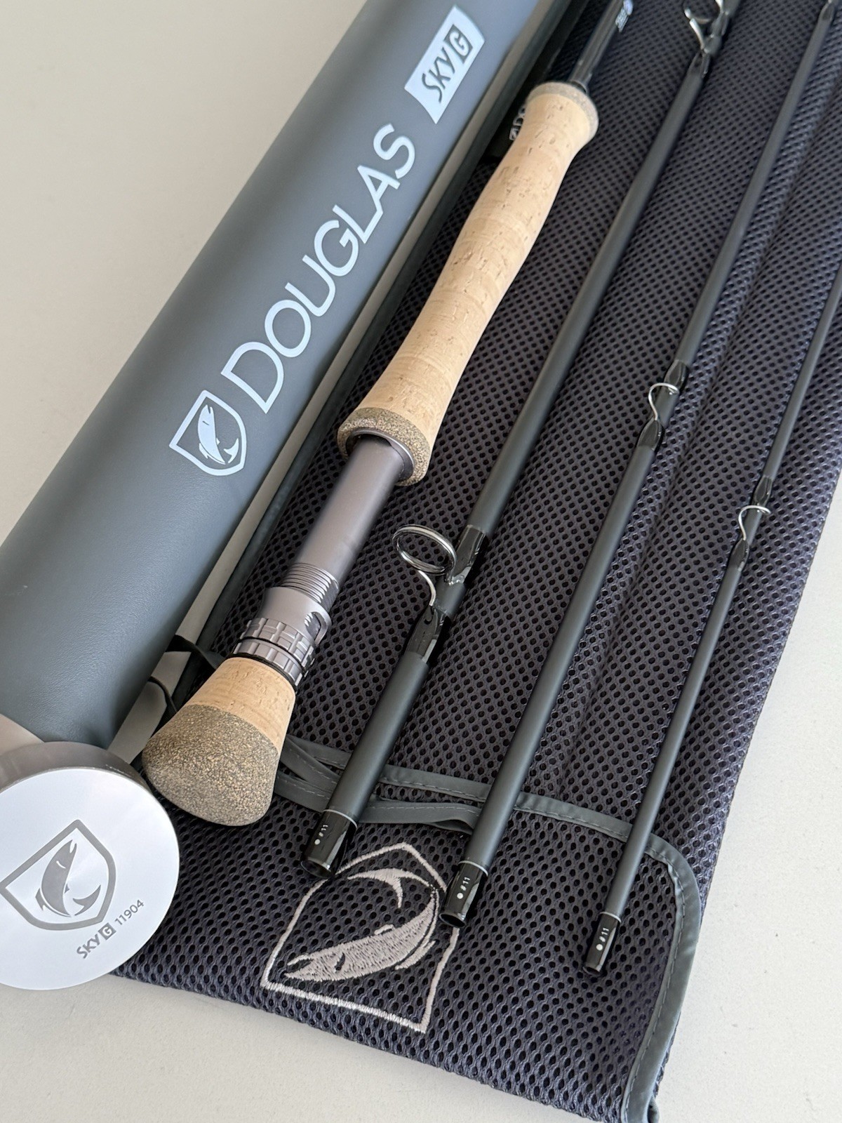 **BEAUTIFUL** 🔥DOUGLAS SKY G 11wt. 9’ft~4pc Fly Rod!! 🔥~MINT~