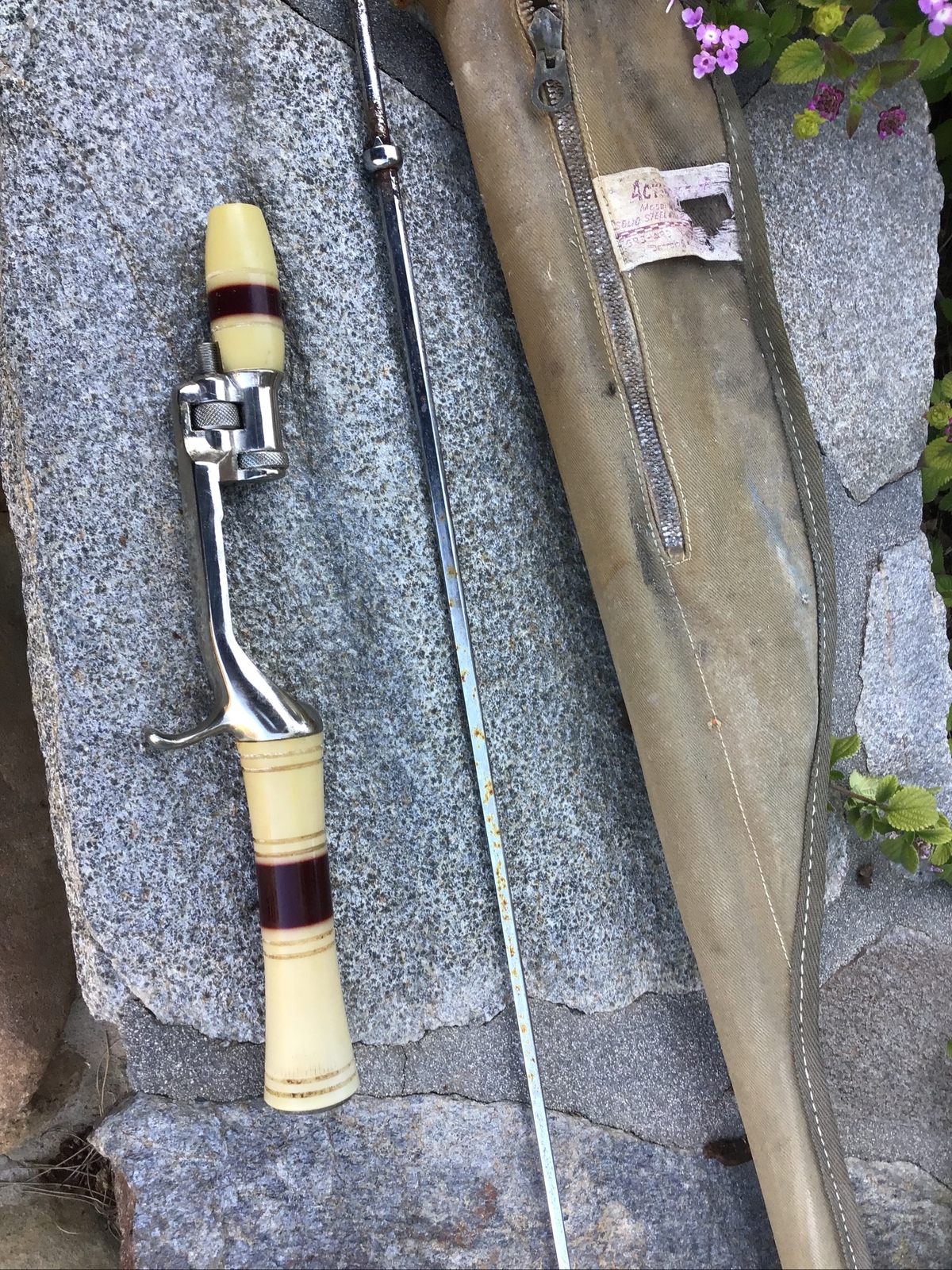 Vintage Orchard Industries “ACTION ROD” WHITE & MAROON Bakelite Handle-#R7