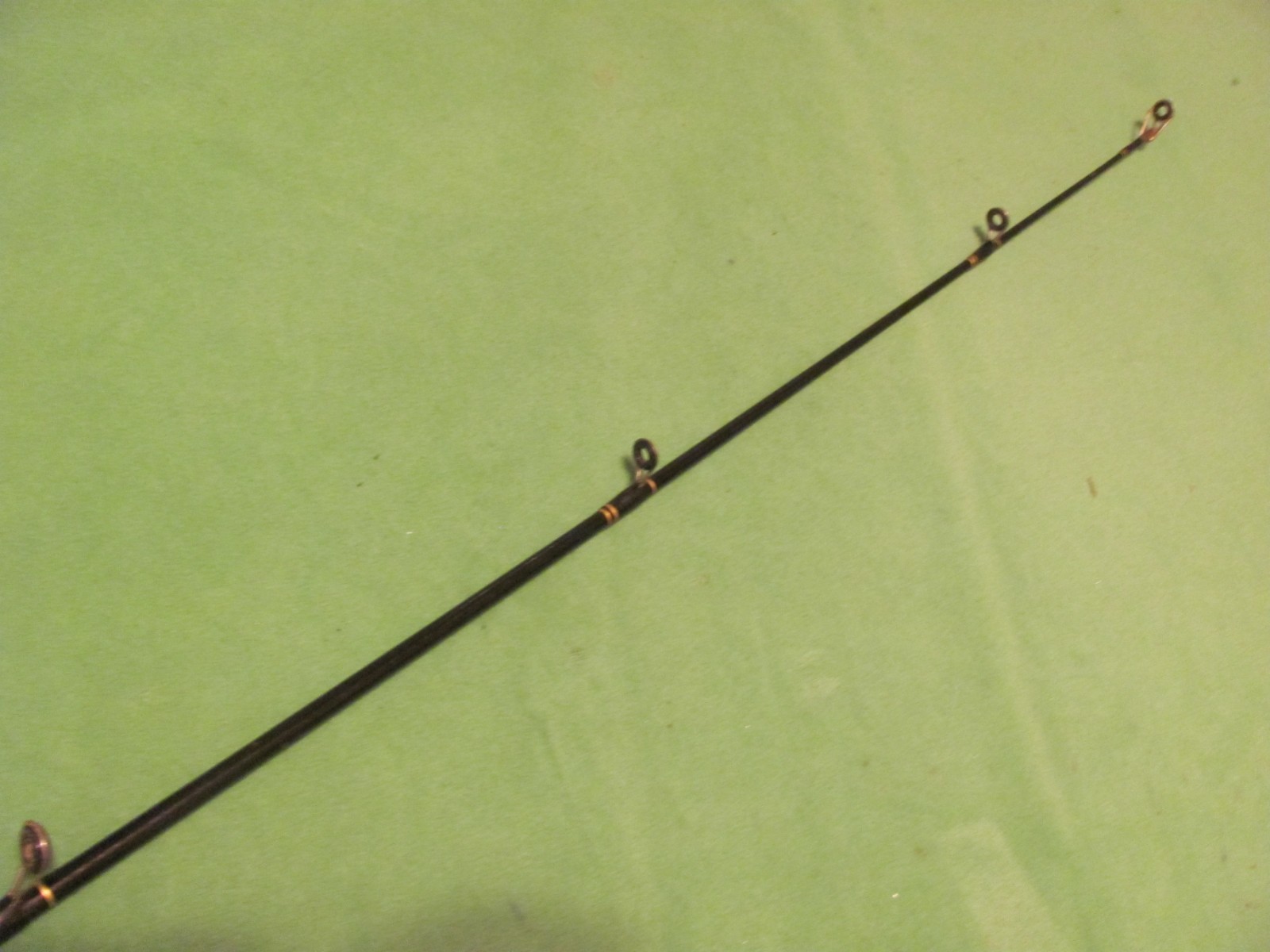 Vintage South Bend Black Beauty 6’ 0″ Medium Heavy Action 1-Piece Casting Rod
