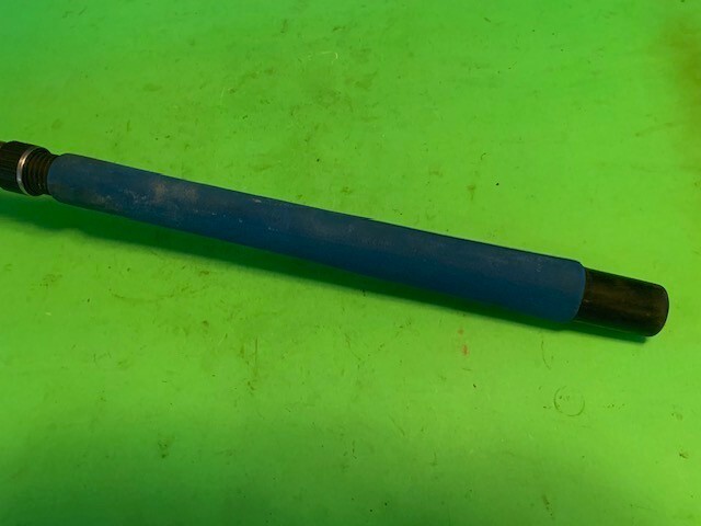 VINTAGE GOLDEN SABRE STROKER 6 FOOT 6 INCH 20 TO 50 POUND RATED FISHING ROD