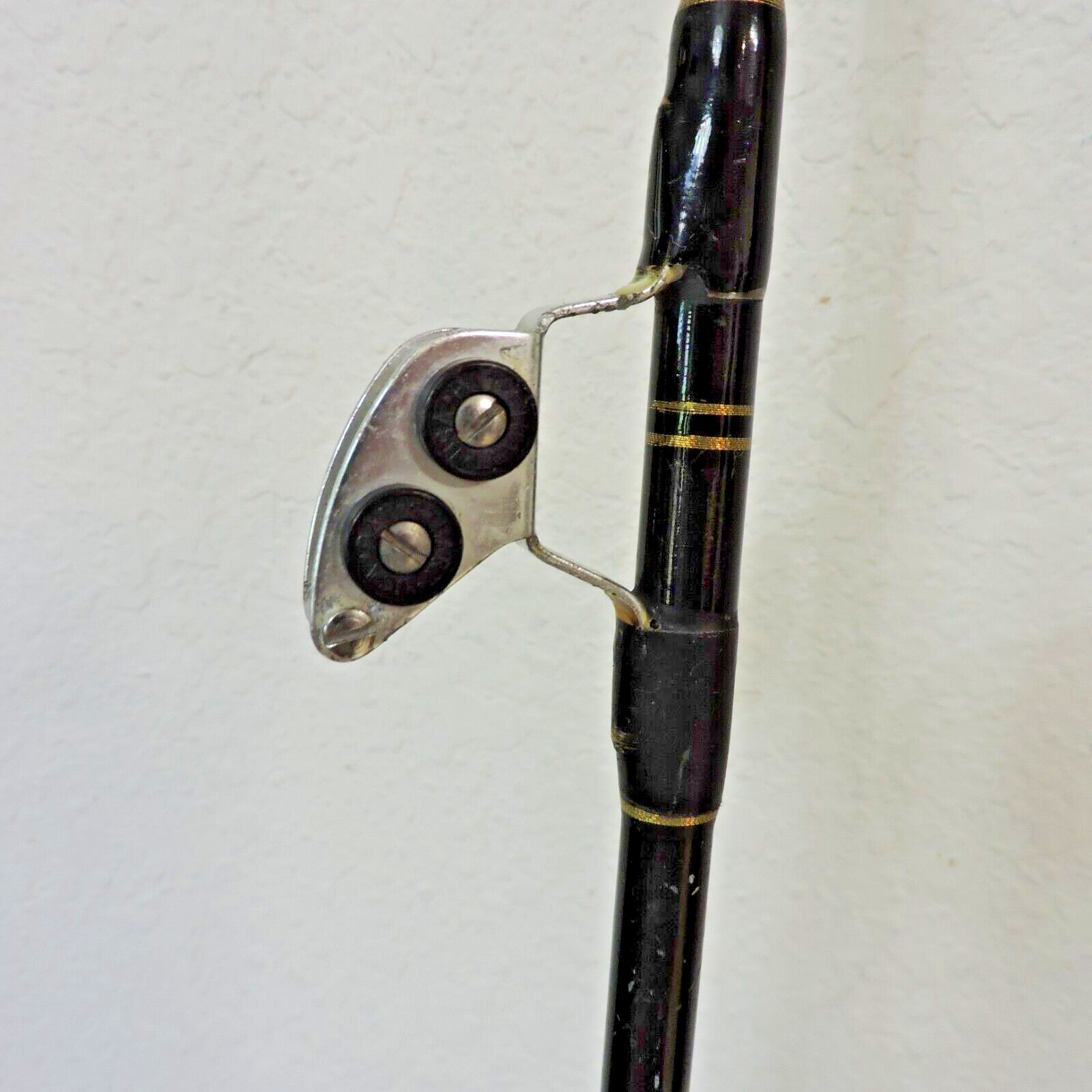 Shakespeare Tidewater TW 66 3/0 F 6’6″ Medium 20-40 lb Line Rod