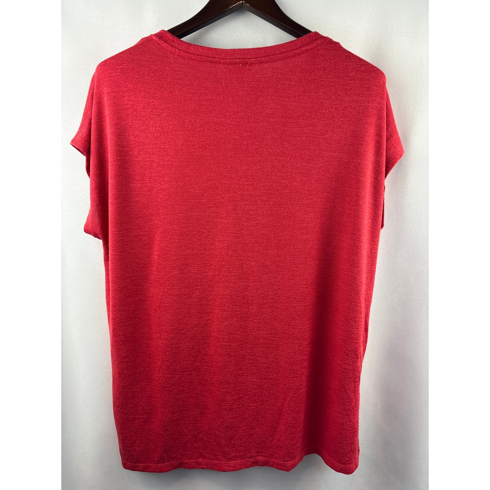 Women’s Orvis Large Brick Red V-Neck T-Shirt