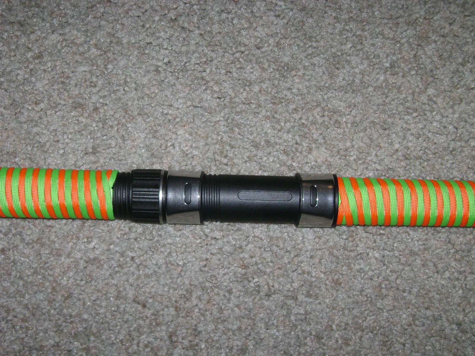 GLOW ROD MEAT HUNTER EXTREME 10′ HVY SPINNING -GLOWS GREEN -BIG FISH, SHARK !