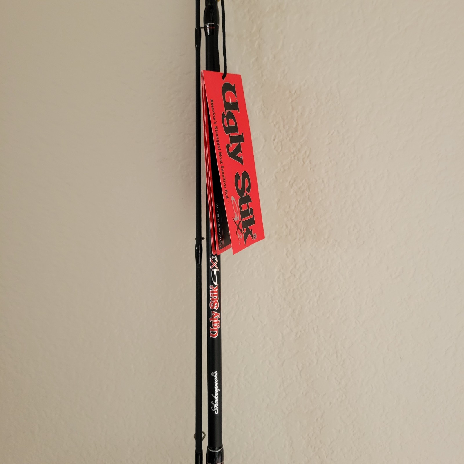 Shakespeare Ugly Stik GX2 USCA662MH Med Hvy 6’6″ 2 Pc 10-25 lb Line Casting Rod