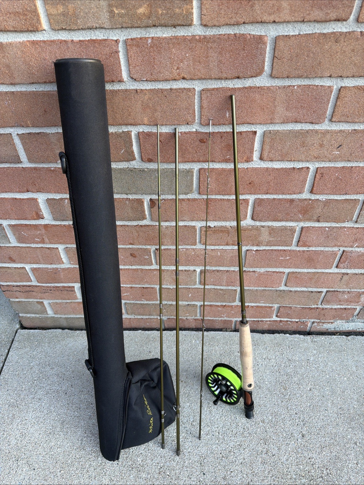 White River Fly Rod Synch 9-0 / 8 Wt/4pc With 7/8 Reel Line Case Never Used