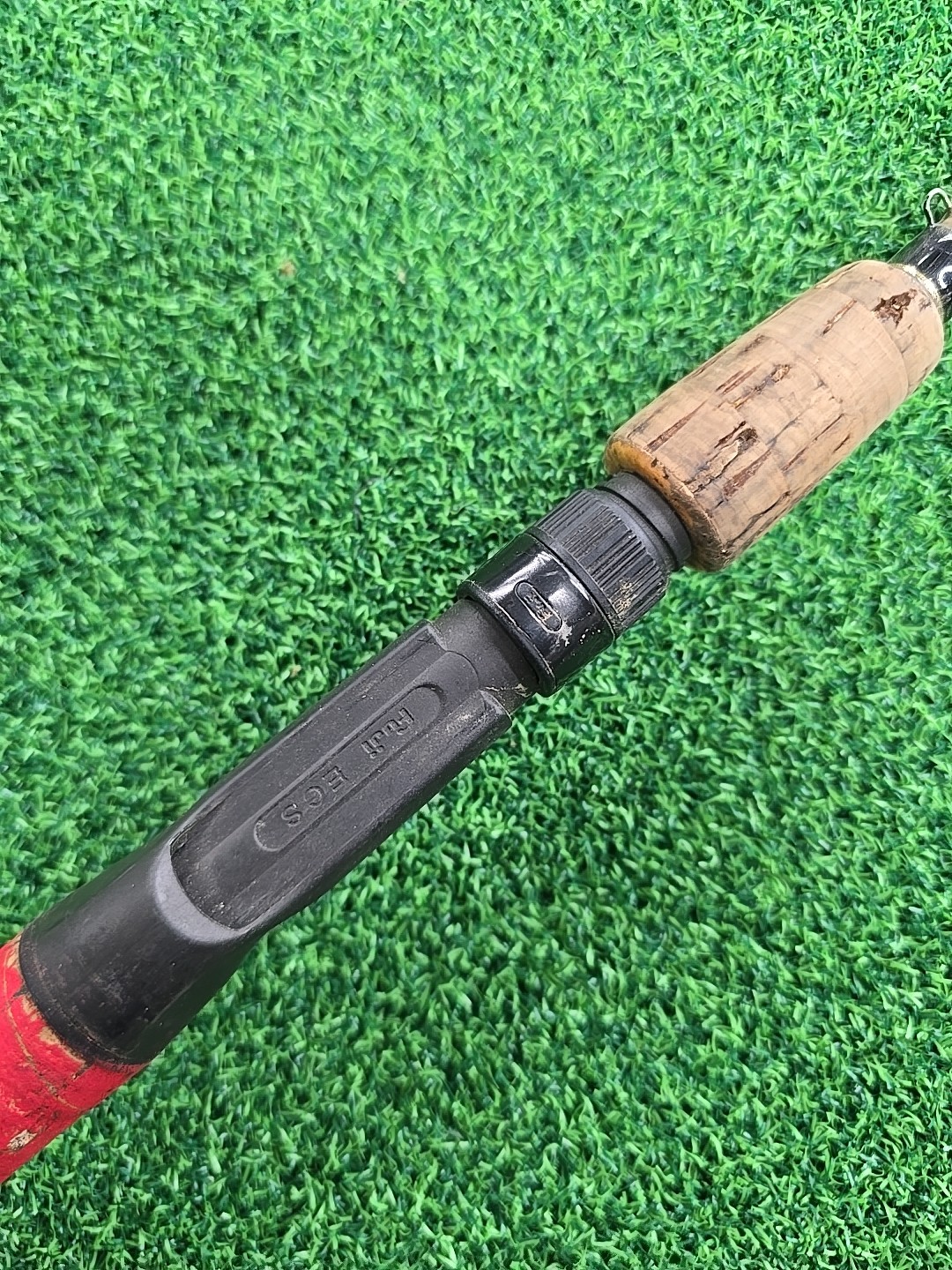Rogue 6’6″ 1 pc 8-17 LB Line Weight Casting Rod – USA – BROKEN EYELET