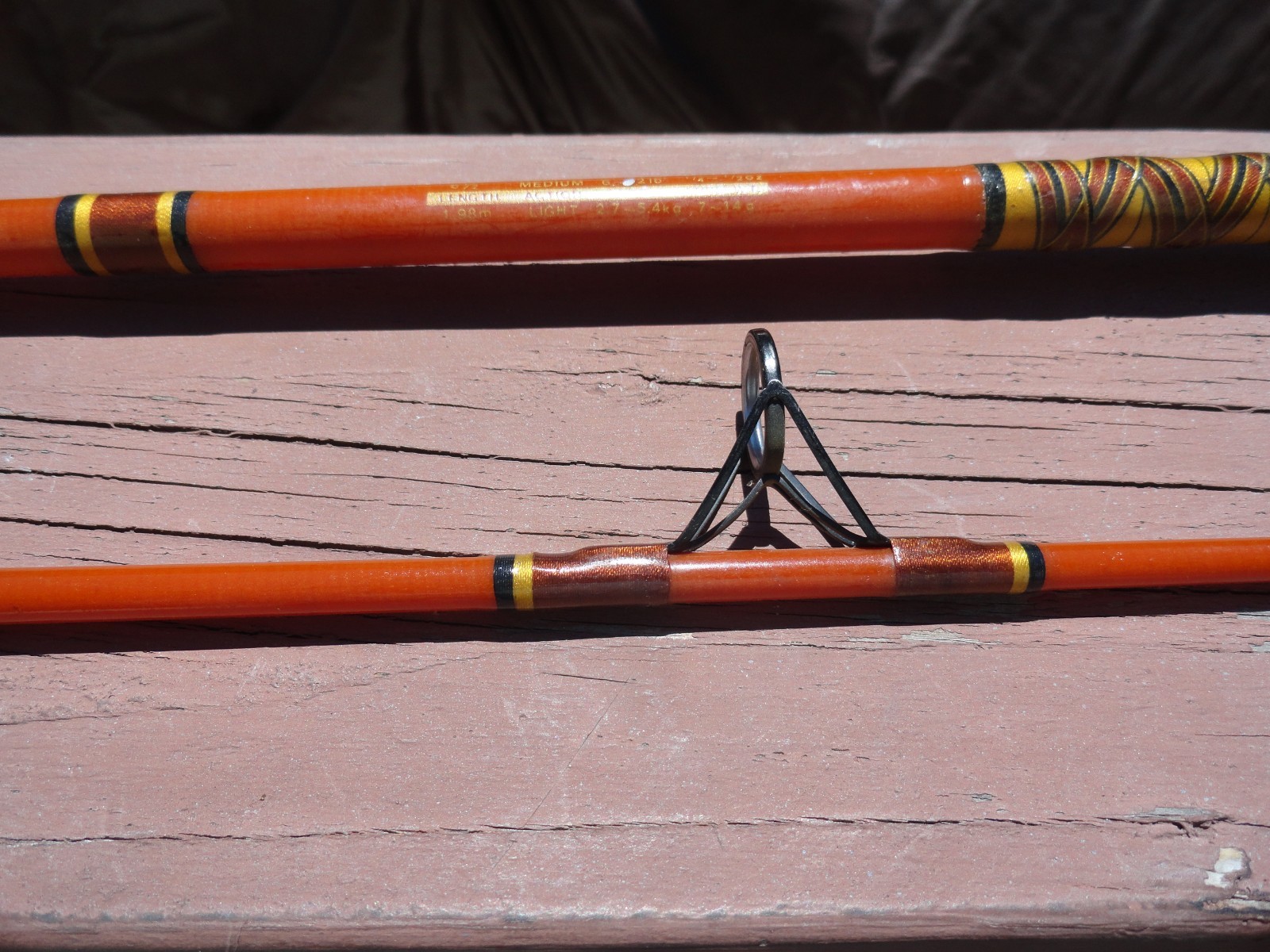 Daiwa VIP Gold 7012 Spinning Rod E-Glass 6′ 6″ Medium Action 2-Pc Spin Cast Rod