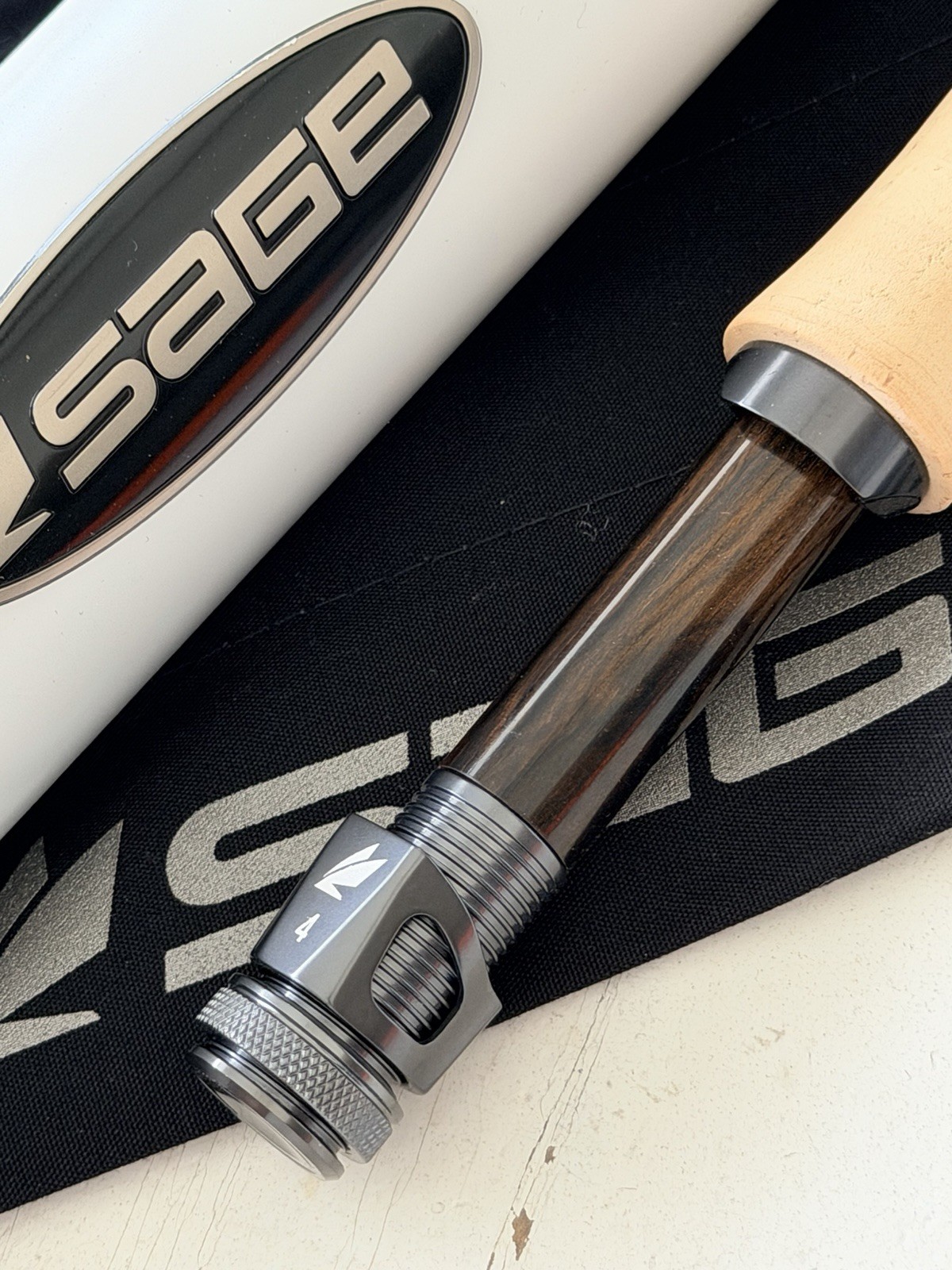 **BEAUTIFUL** 🔥 SAGE R8 Core 4wt. 8’6”in FlyRod!!🔥~LEGENDARY~🔥